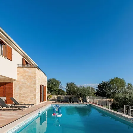 Hotel Paula By Interhome