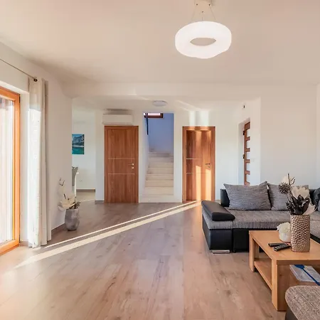 Отель Paula By Interhome Stankovci (Zadar)